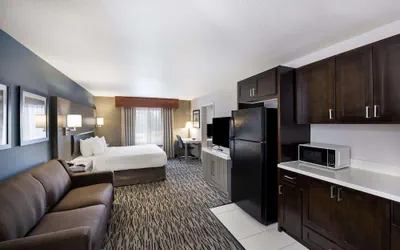 Photo 2 - Best Western Plus Mountain View Auburn Inn