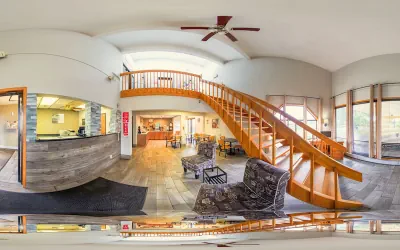 Photo 3 - Econo Lodge Watertown