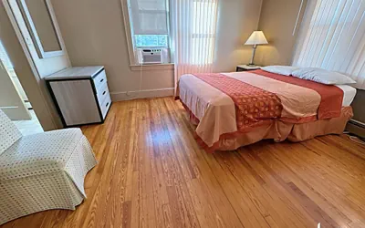 Photo 3 - Travel Inn & Suites