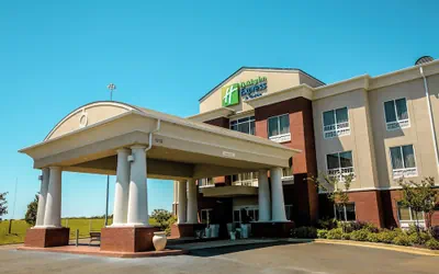 Photo 2 - Holiday Inn Express Hotel & Suites Brookhaven by IHG