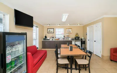 Photo 3 - Travelodge by Wyndham Santee