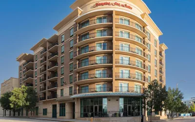 Photo 2 - Hampton Inn & Suites Baton Rouge Downtown