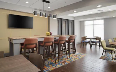 Photo 4 - Hampton Inn Magnolia