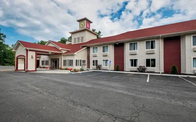 Photo 2 - Red Roof Inn Clifton Park