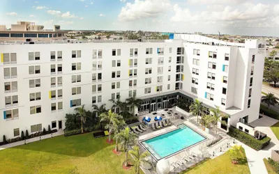 Photo 2 - Aloft by Marriott Miami Doral