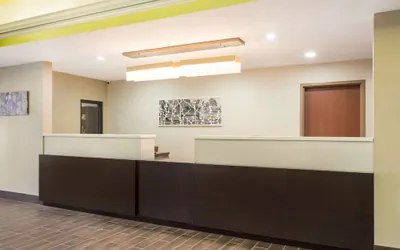 Photo 5 - Sleep Inn & Suites North Mobile Saraland