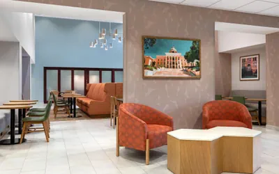 Photo 4 - Hampton Inn & Suites Prattville