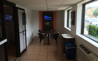 Photo 3 - Motel 6 Baltimore, MD