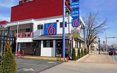 Photo 2 - Motel 6 Baltimore, MD