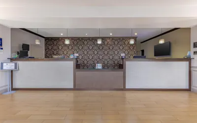 Photo 3 - Best Western Plus Miami Airport North Hotel & Suites