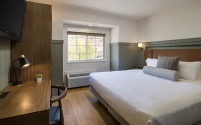 Photo 5 - River Canyon Lodge