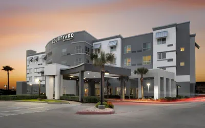 Photo 2 - Courtyard by Marriott Galveston Island