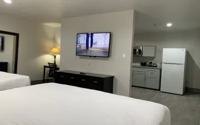 Photo 3 - Days Inn by Wyndham Sulphur Springs