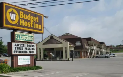 Photo 2 - Budget Host Westgate Inn