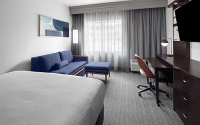 Photo 2 - Courtyard by Marriott Cleveland University Circle