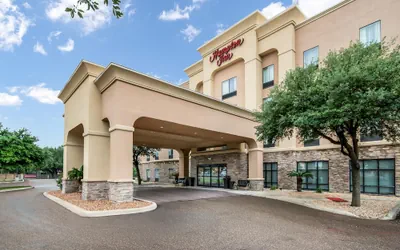 Photo 2 - Hampton Inn Uvalde
