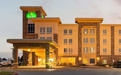Photo 2 - La Quinta Inn & Suites by Wyndham Pecos