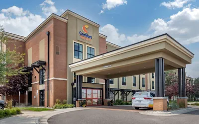 Photo 2 - Comfort Suites Airport - University