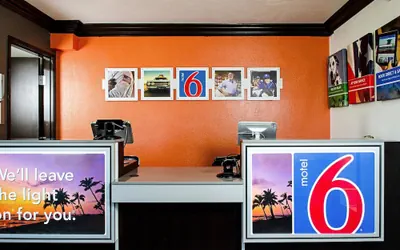 Photo 3 - Motel 6 Modesto, CA - Downtown