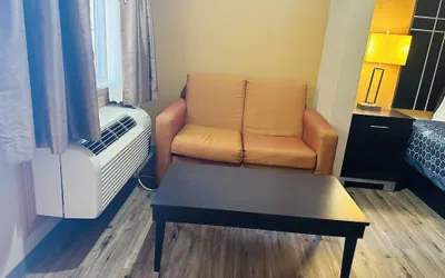 Photo 5 - Executive Inn and Suites