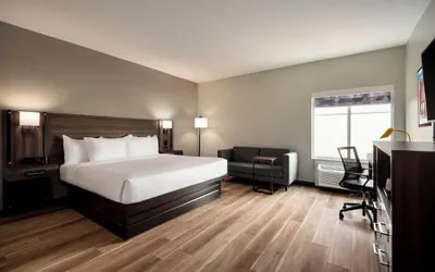 Photo 2 - La Quinta Inn & Suites by Wyndham Gonzales LA