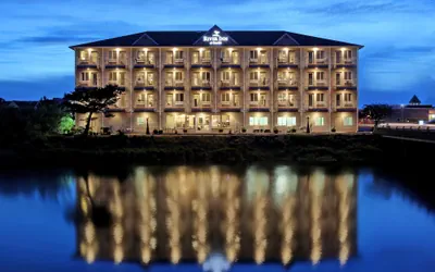 Photo 2 - River Inn at Seaside