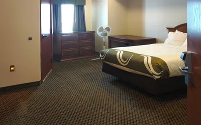 Photo 4 - Roosevelt Hotel