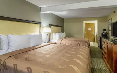 Photo 2 - Roosevelt Hotel