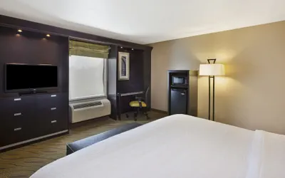 Photo 5 - Hampton Inn & Suites Elyria