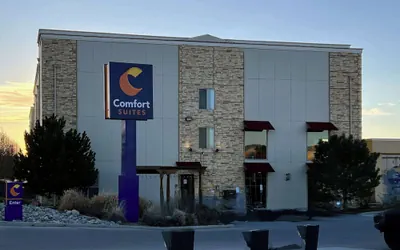 Photo 2 - Comfort Suites Farmington