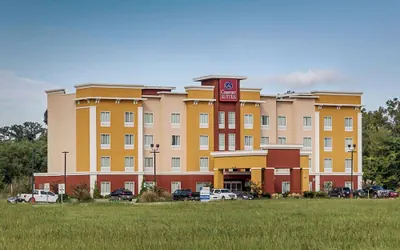 Photo 2 - Comfort Suites near Tanger Outlet Mall
