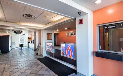 Photo 5 - Motel 6 Terrell, TX