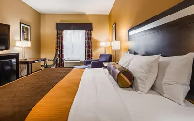Photo 4 - Best Western Plus Kenedy Inn