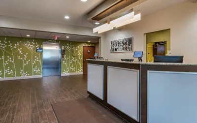 Photo 4 - Sleep Inn & Suites Kalamazoo Southwest