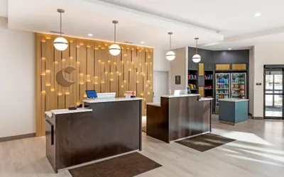 Photo 2 - Comfort Inn & Suites Verona at Turning Stone Resort Casino