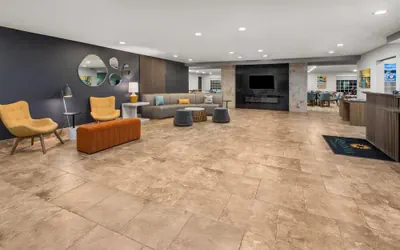 Photo 4 - La Quinta Inn & Suites by Wyndham Minot
