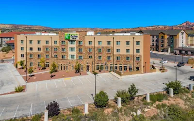 Photo 2 - Holiday Inn Express Hotel & Suites Gallup East by IHG