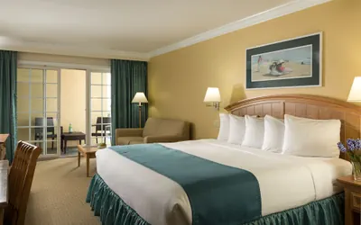 Photo 4 - La Mer Beachfront Resort