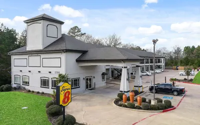 Photo 2 - Super 8 by Wyndham Carthage TX