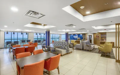 Photo 2 - Holiday Inn Express Gulfport Beach by IHG