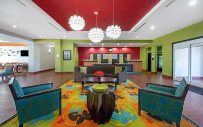 Photo 4 - La Quinta Inn & Suites by Wyndham Leesville Ft. Polk