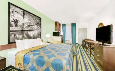 Photo 4 - Super 8 by Wyndham Cotulla TX