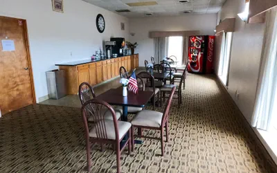 Photo 5 - Salina Inn