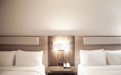 Photo 3 - Holiday Inn Express and Suites Overland Park by IHG