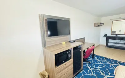 Photo 5 - Budget Inn
