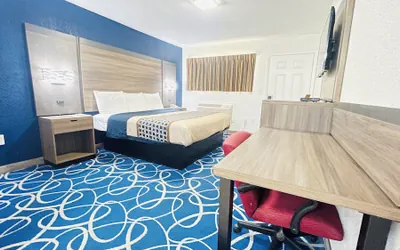 Photo 4 - Budget Inn