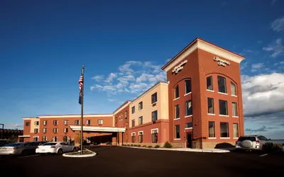 Photo 2 - Hampton Inn Marquette/Waterfront