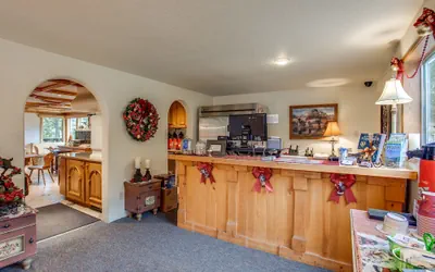 Photo 5 - Alpine Rivers Inn
