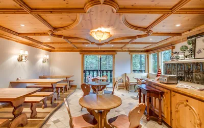 Photo 2 - Alpine Rivers Inn