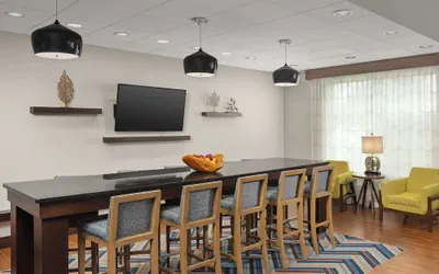 Photo 2 - Hampton Inn Augusta